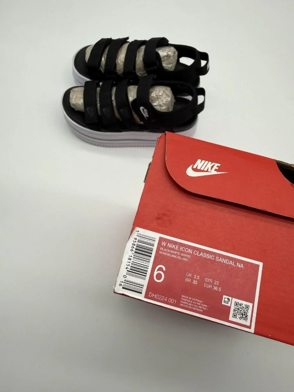 New Nike Icon Classic Sandal Women's Size 6 Black White Platform DH0224 001